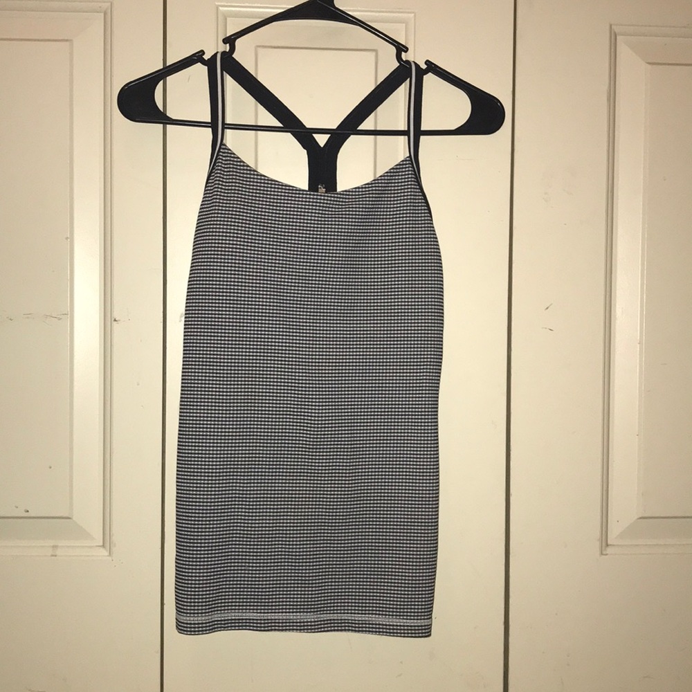 Lululemon black and white tank.